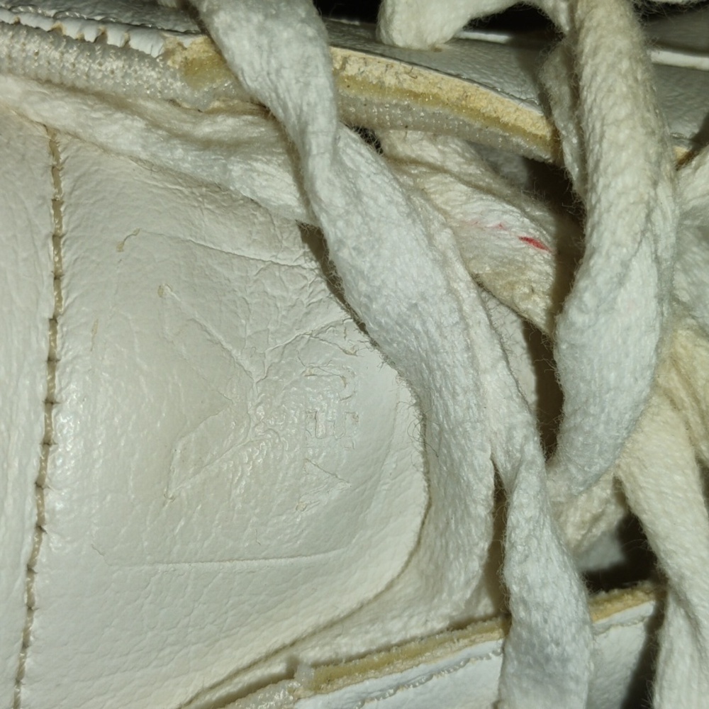 Veja Campo Leather Sneakers. Womens size 9. White & Light Copper in color. - Picture 8 of 13